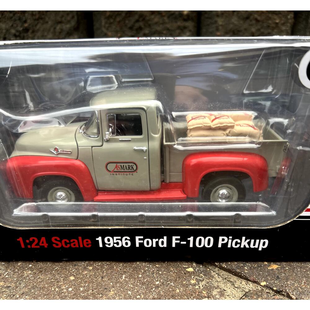1st Gear Asmark Collectible 1:24 1956 Ford F-100 Pickup Diecast model new in box